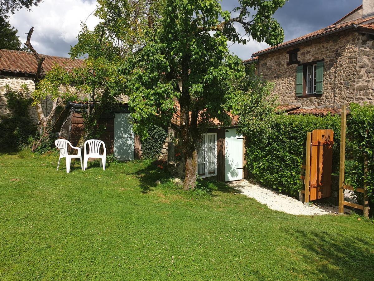 Bay Cottage Gite, Busserolles. Dış mekan fotoğraf